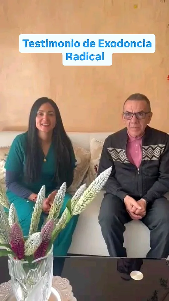 La Dra. Yoneidys Barrada con el tutor de Miel, testimonio de exodoncia radical